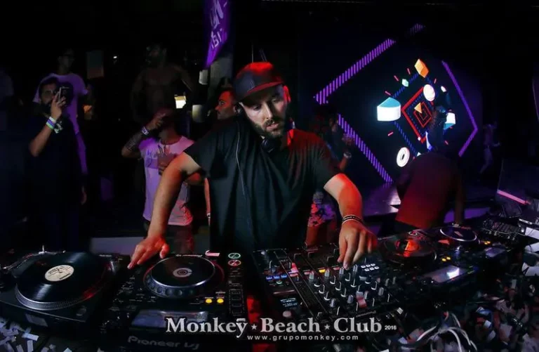 Monkey-Beach-Club-Hall-Of-Fame-0