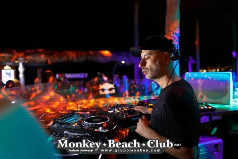 Monkey-Beach-Club-Hall-Of-Fame-10