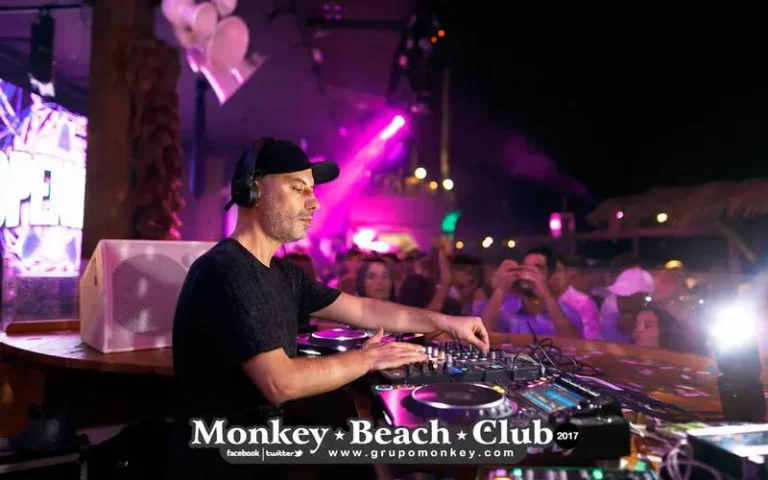 Monkey-Beach-Club-Hall-Of-Fame-5